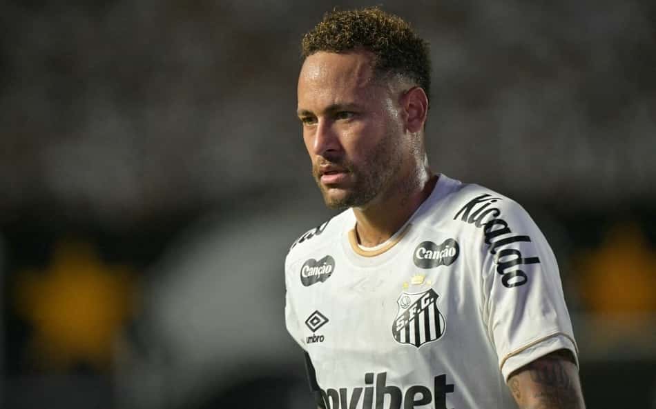 Neymar em ação durante Santos e Macará pela Sul-Americana