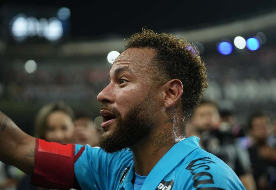 Neymar em ação no duelo entre Santos e Remo, na Copa do Brasil