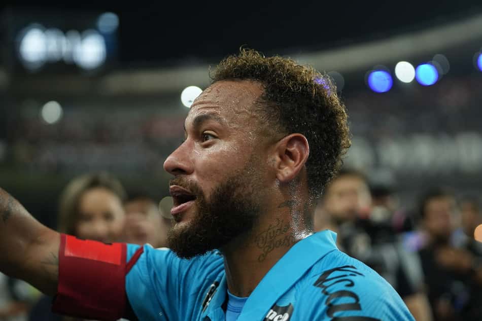 Neymar em ação no duelo entre Santos e Remo, na Copa do Brasil