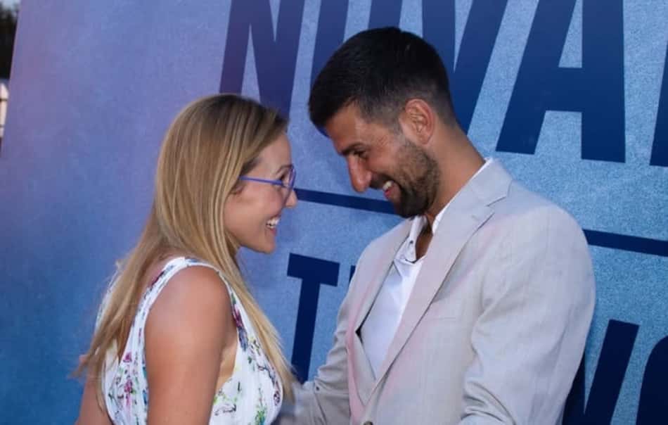 Novak Djokovic e a esposa, Jelena, no lançamento do documentário (Foto: Reprodução)