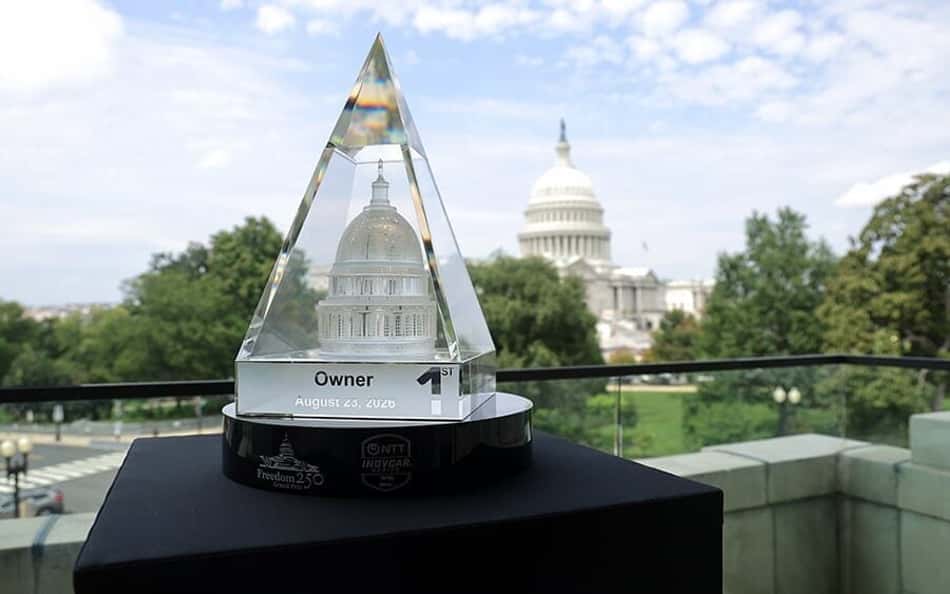 O troféu que será entregue no domingo para os vencedores da Freedom 250