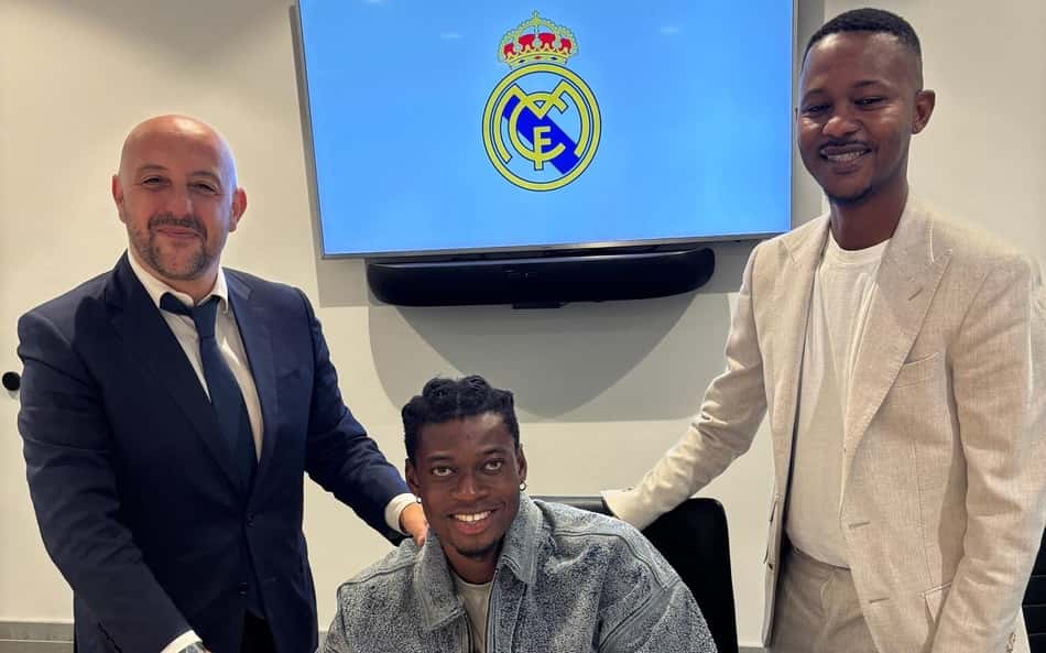 Zagueiro ganês de 21 anos, Oscar Naasei acerta com o Real Madrid em negócio de 2 milhões de euros