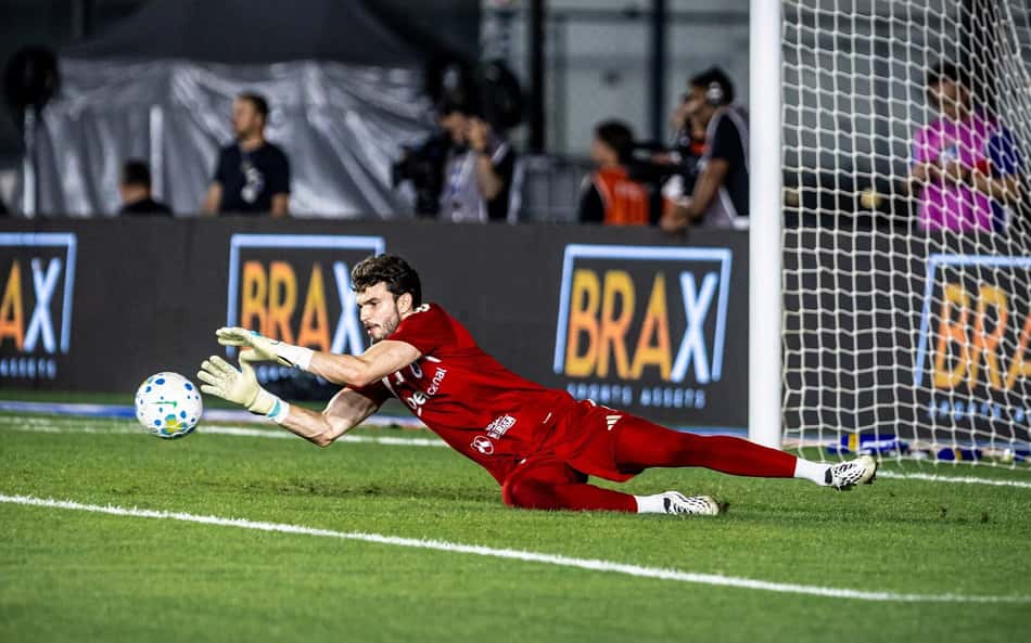 Otavio em ação em São Januário