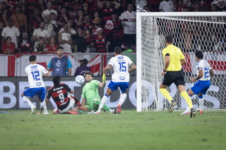 Otávio faz defesa (Foto: Gustavo Aleixo/Cruzeiro) 