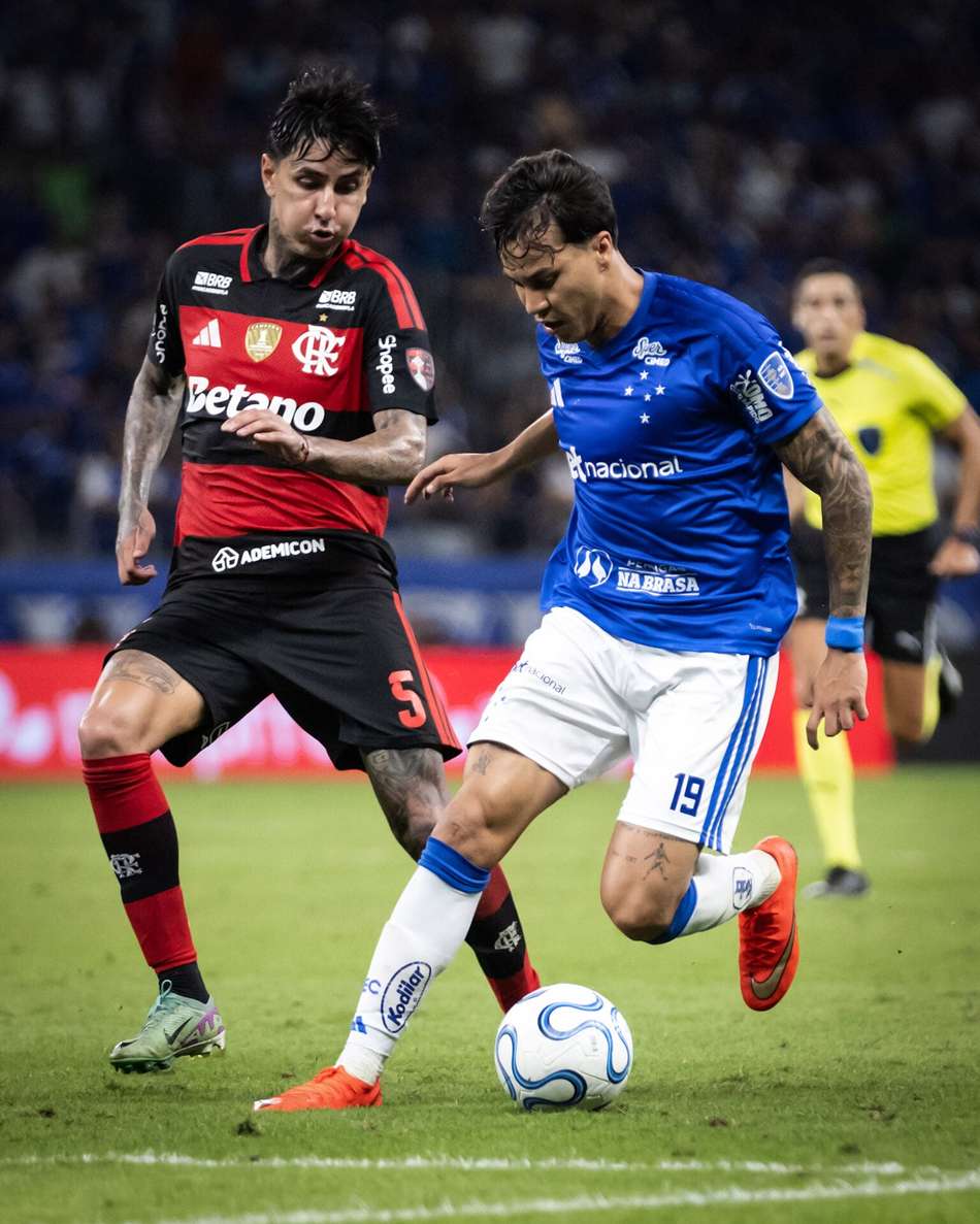 Pulgar e Kaio Jorge em Cruzeiro x Flamengo