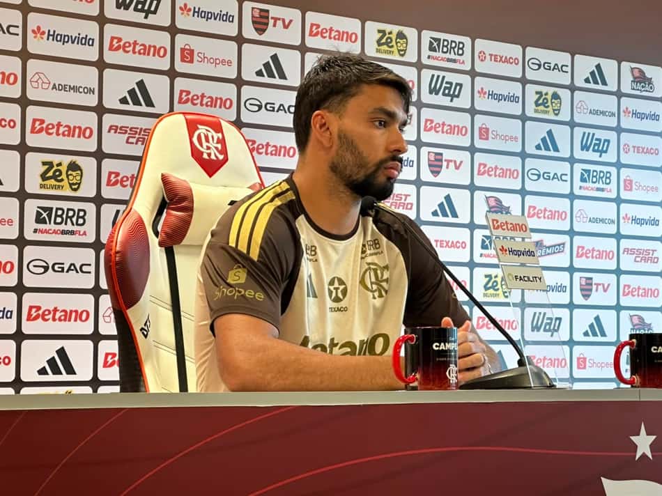 Lucas Paquetá durante a entrevista coletiva desta segunda-feira (3)