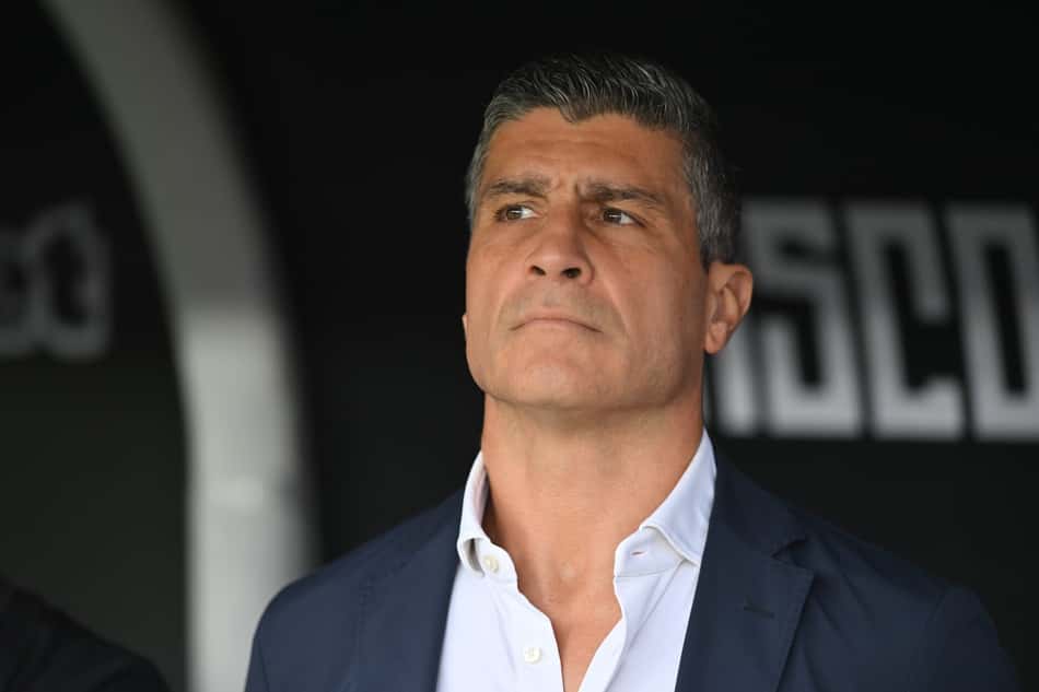 Pedro Emanuel durante duelo entre Vasco e Santos
