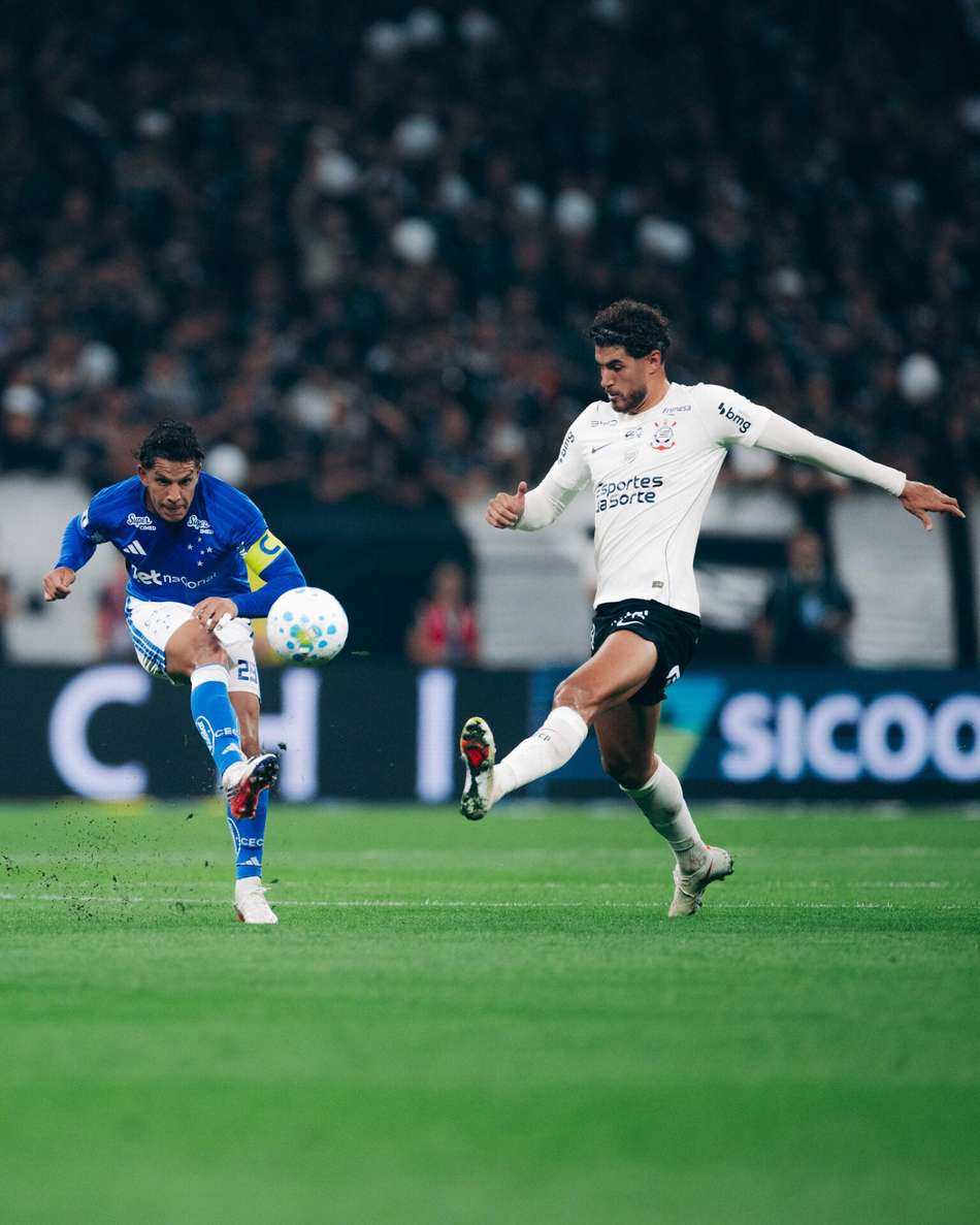 Cruzeiro venceu por 2 a 1 o Corinthians pelo Campeonato Brasileiro