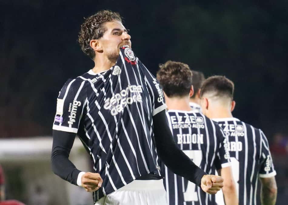 Pedro Raul marcou em dois jogos seguidos pelo Corinthians