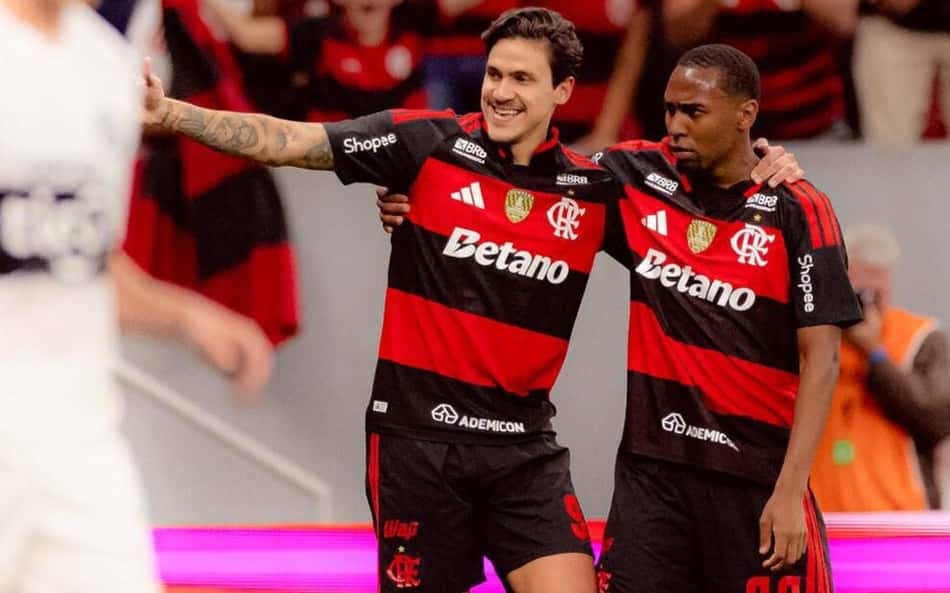 Pedro e Lorran em jogo do Flamengo