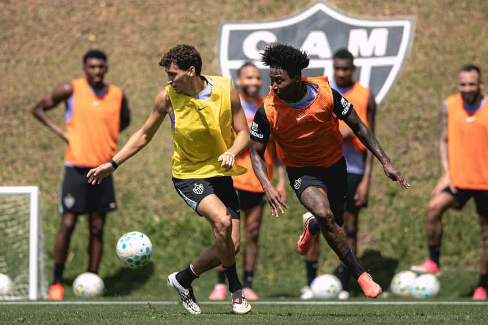 Preciado e Tomas Perez (Foto: Pedro Souza / Atlético)