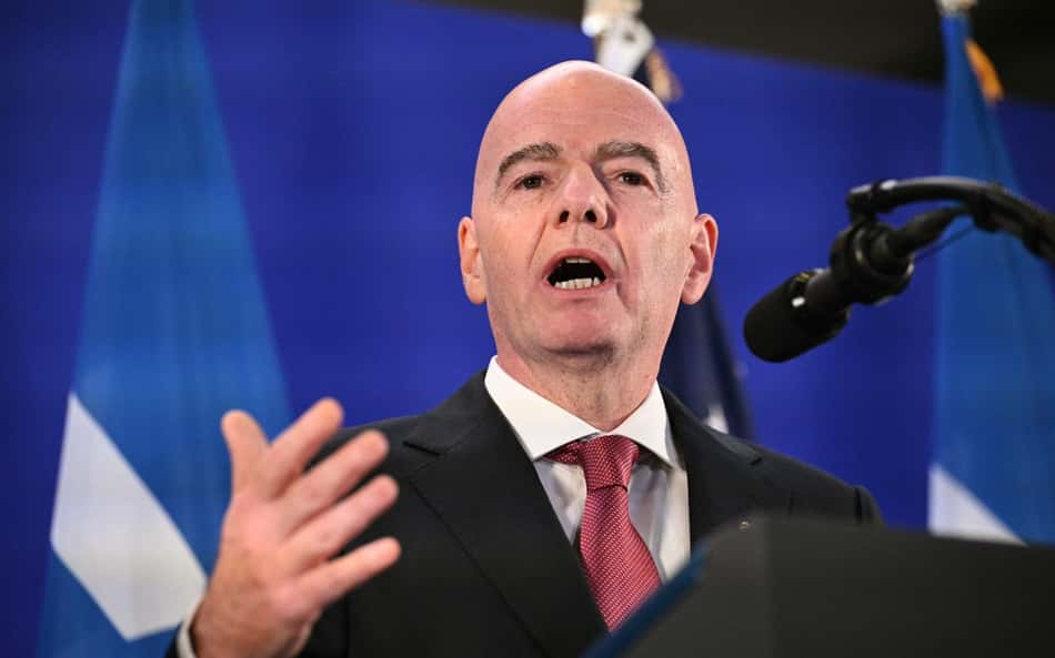 Presidente da Fifa, Gianni Infantino discursa durante evento nos Estados Unidos antes da final da Copa do Mundo entre Espanha e Argentina