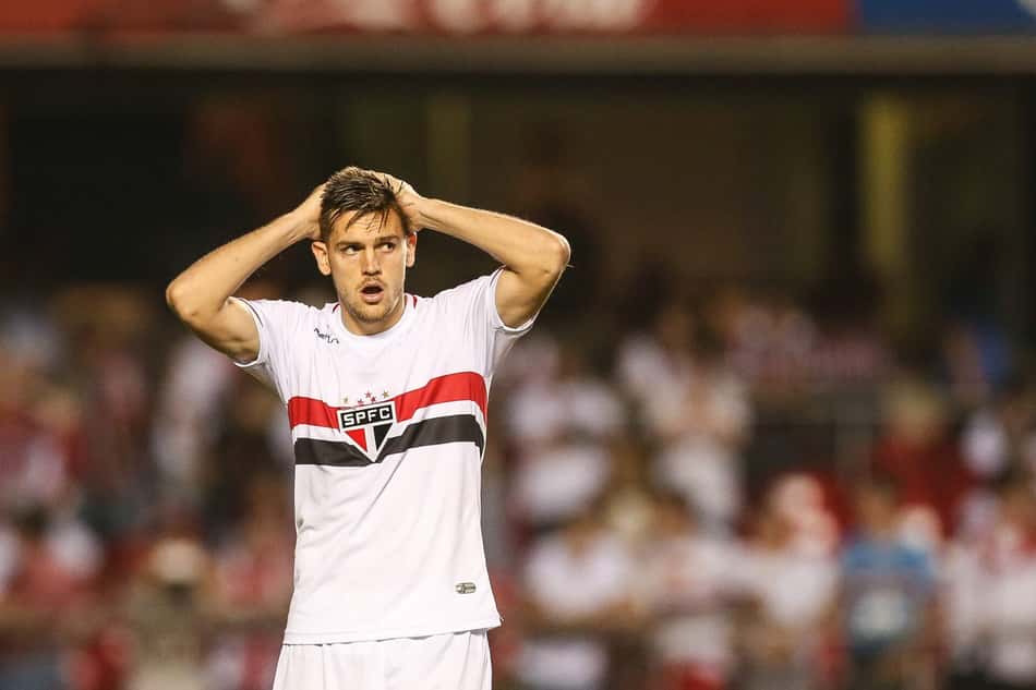 Rafael Toloi pelo São Paulo