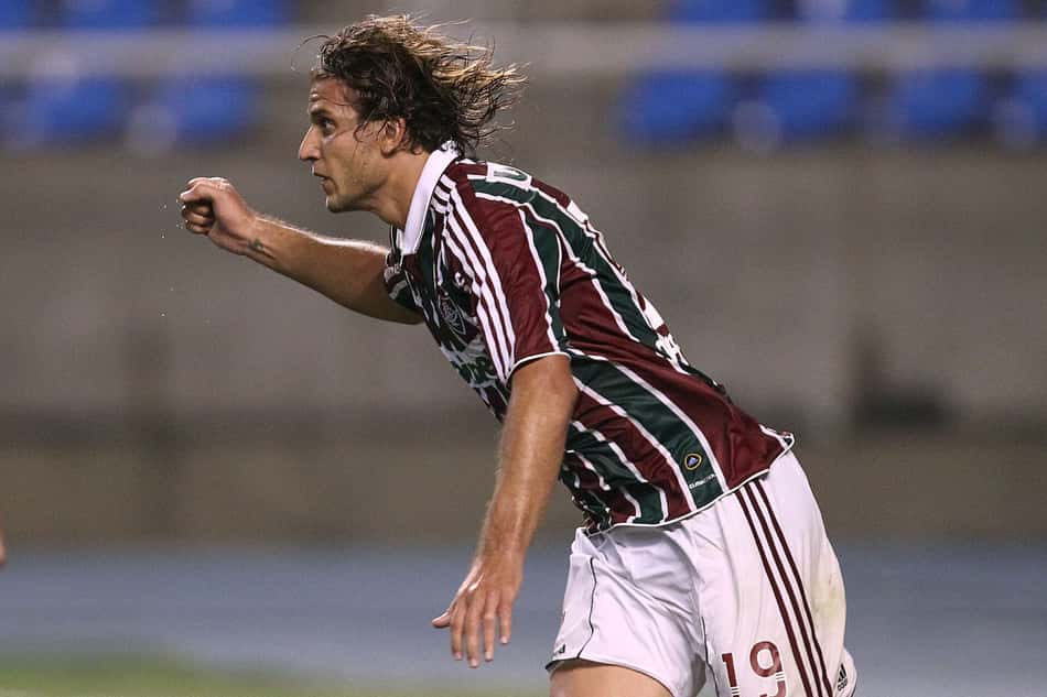 Rafel Moura, do Fluminense, celebra gol contra o Argentino Juniors