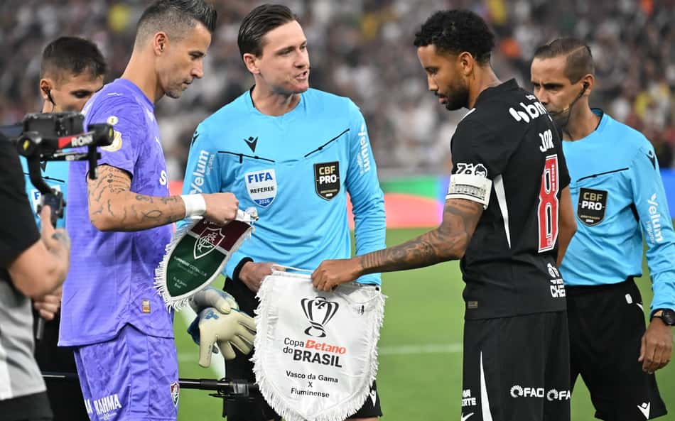 Ramon Abatti Abel apitou o jogo de ida entre Vasco e Fluminense na Copa do Brasil