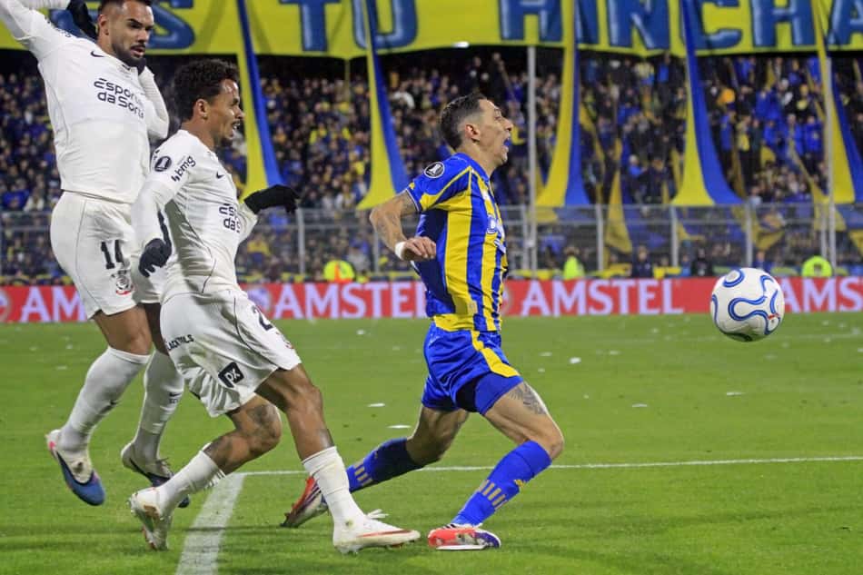Raniele exalta postura do Corinthians na Libertadores e fala sobre 'embate' com Di Maria