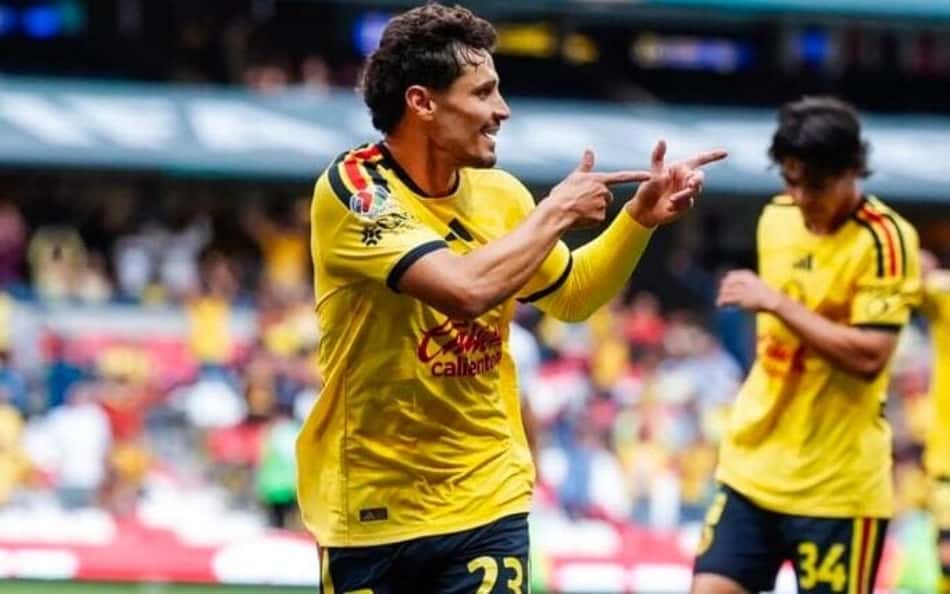 Raphael Veiga comemora gol marcado pelo América-MEX contra o Atlético San Luís