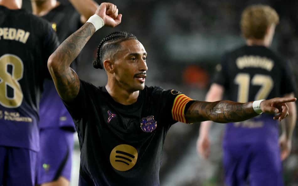 Técnico do Barcelona analisa mudança de função do Raphinha