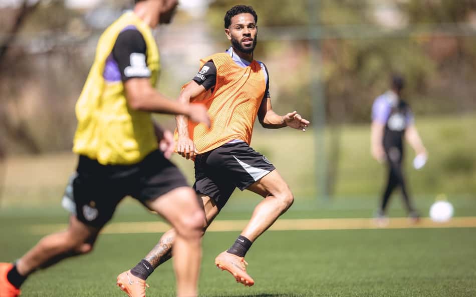 Renan Lodi treino (Foto: Pedro Souza / Atlético)