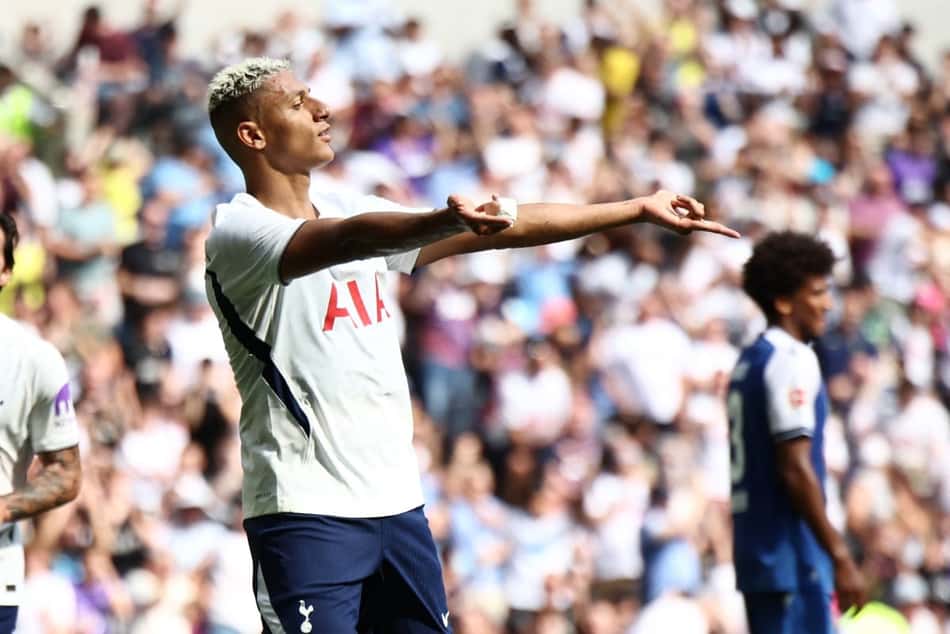 Richarlison celebra gol em amistoso de pré-temporada do Tottenham