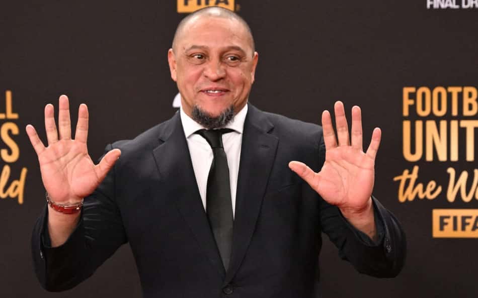 Roberto Carlos no sorteio da Copa do Mundo
