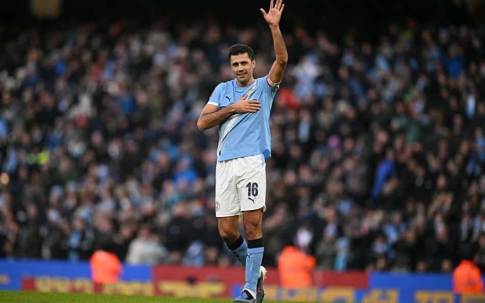 Rodri comemora gol do Manchester City em goleada sobre o Exeter City, pela FA Cup