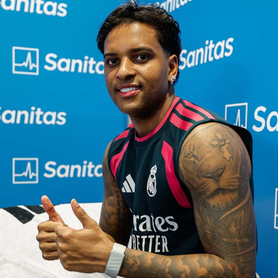 Rodrygo sorri no dia da reapresentação ao Real Madrid