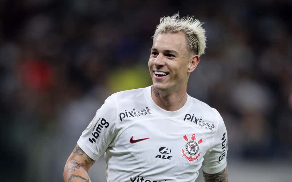 Róger Guedes comemora gol com a camisa do Corinthians