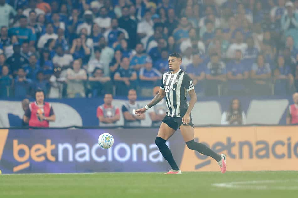 Ruan em Cruzeiro x Atlético (Foto: Pedro Souza / Atlético)