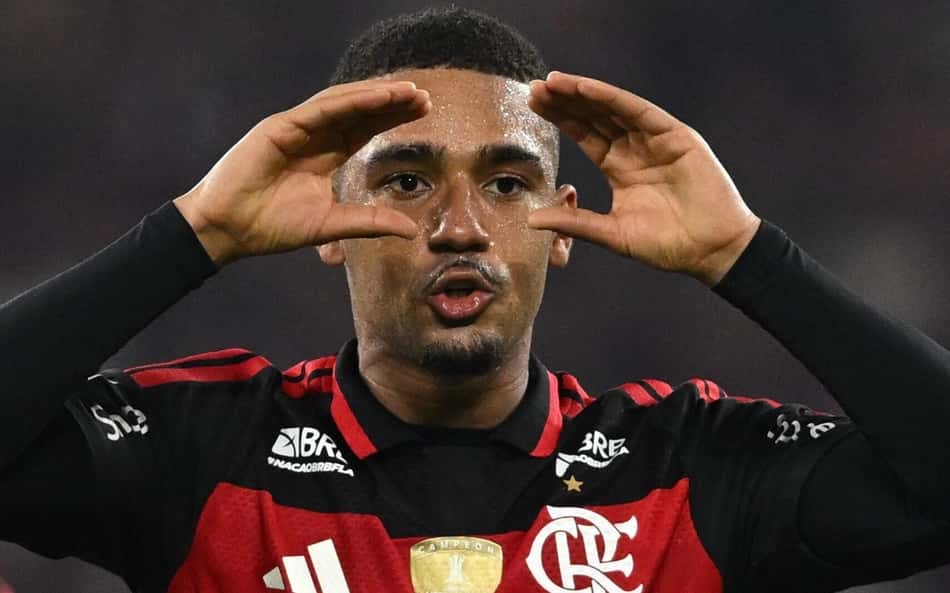Samuel Lino comemorando gol em partida do Flamengo