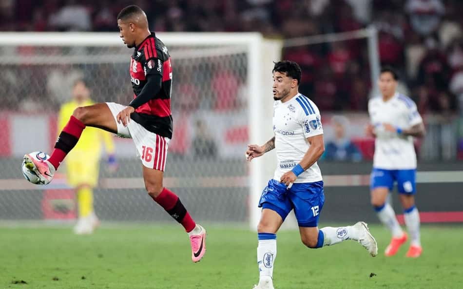 Samuel Lino em Flamengo x Cruzeiro