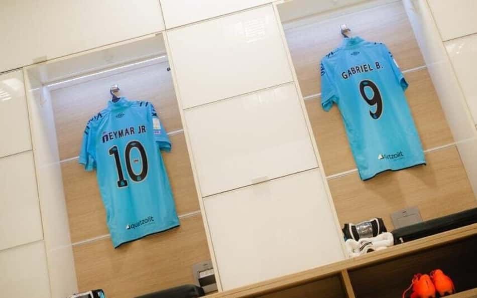 Vestiário do Santos pronto para o clássico contra o Corinthians.