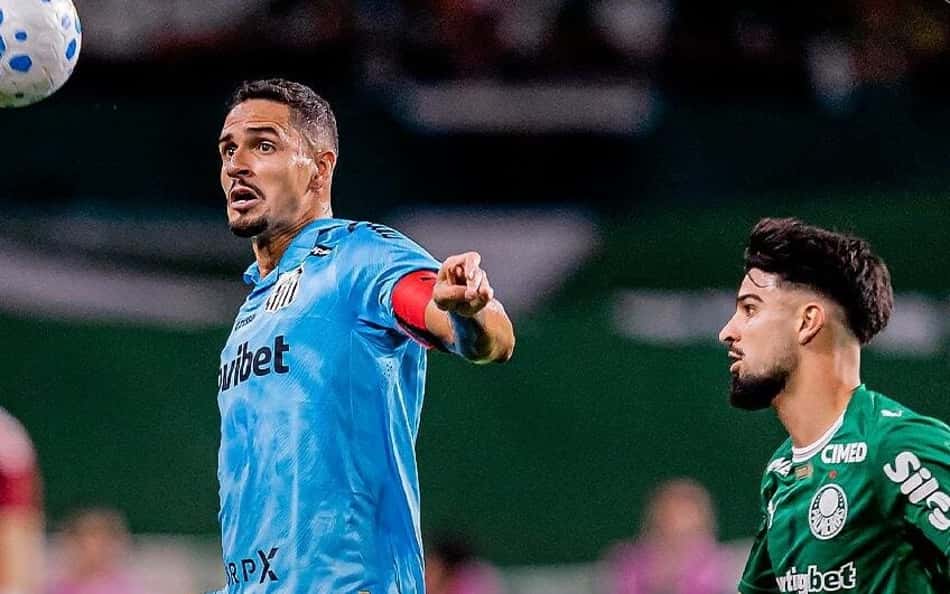 Santos x Palmeiras em ação no Campeonato Brasileir