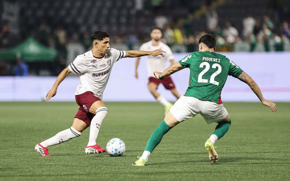 Savarino em ação no duelo entre Palmeiras e Fluminense pelo Brasileirão 2026 (FOTO: LUCAS MERÇON / FLUMINENSE F.C.)
