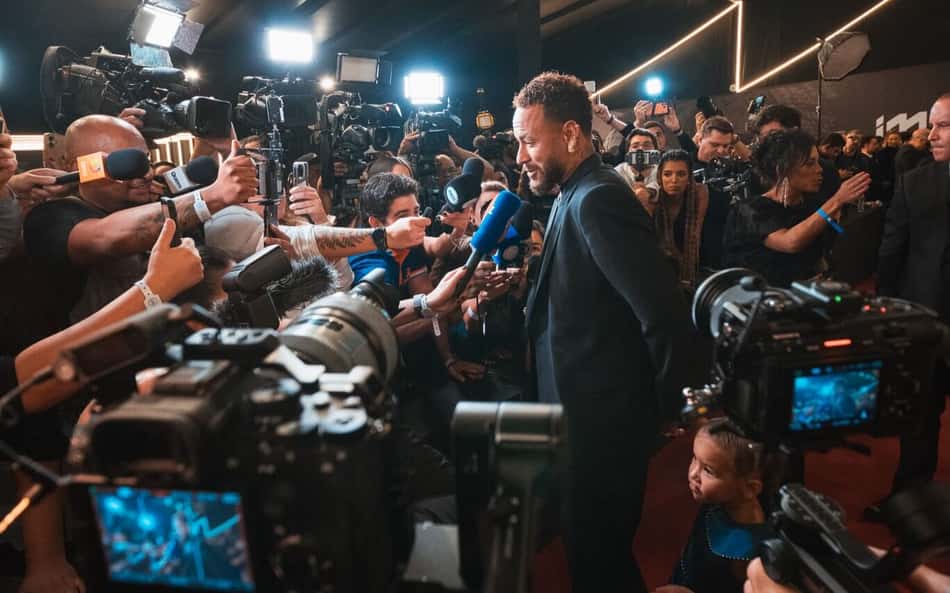 Bastidores: saiba como foi o leilão do Instituto Neymar Jr.
