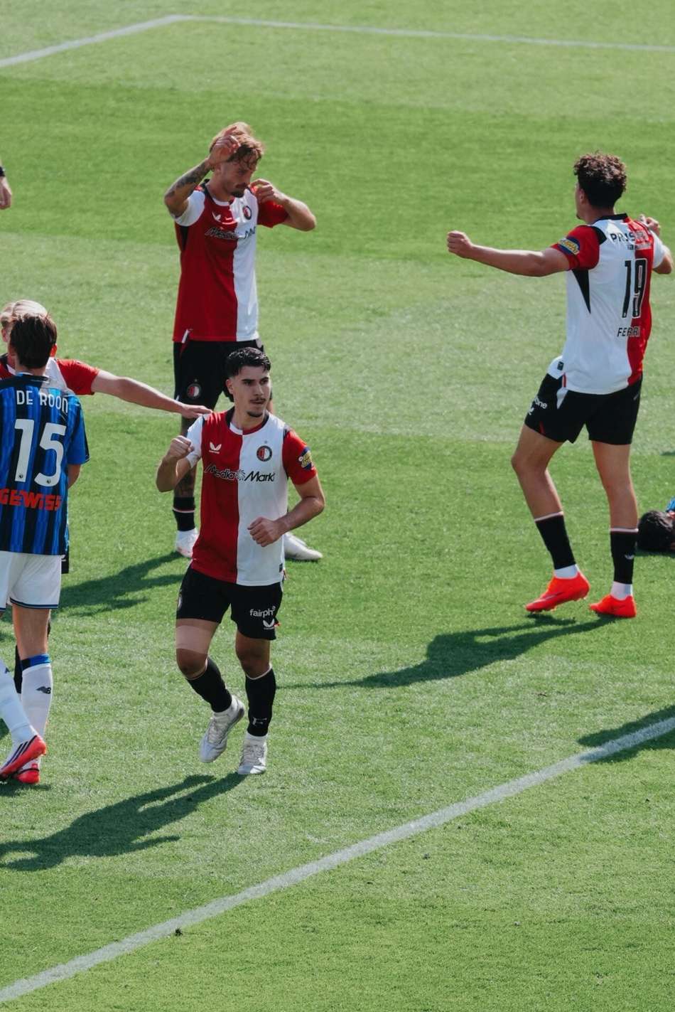 Shaqueel van Persie comemorando gol pelo Feyenoord