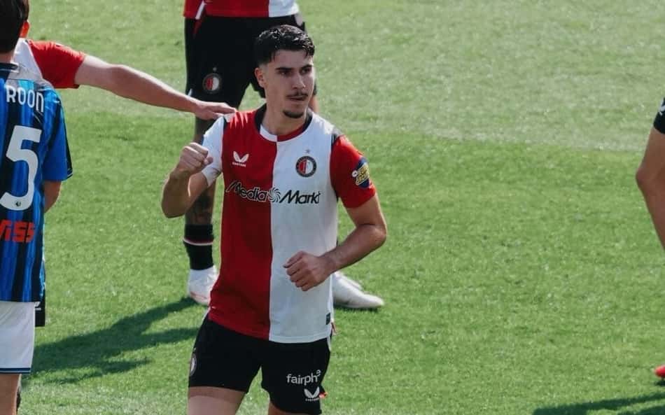 Shaqueel van Persie comemorando gol pelo Feyenoord
