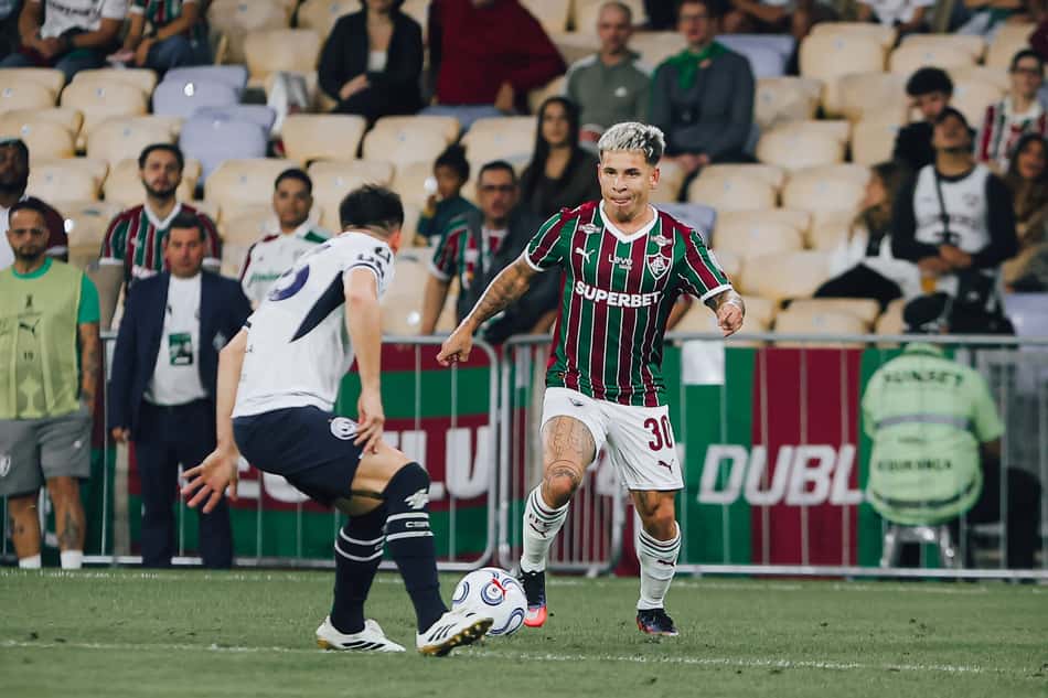 Soteldo em ação no duelo entre Fluminense e Rivadavia pelas oitavas da Libertadores