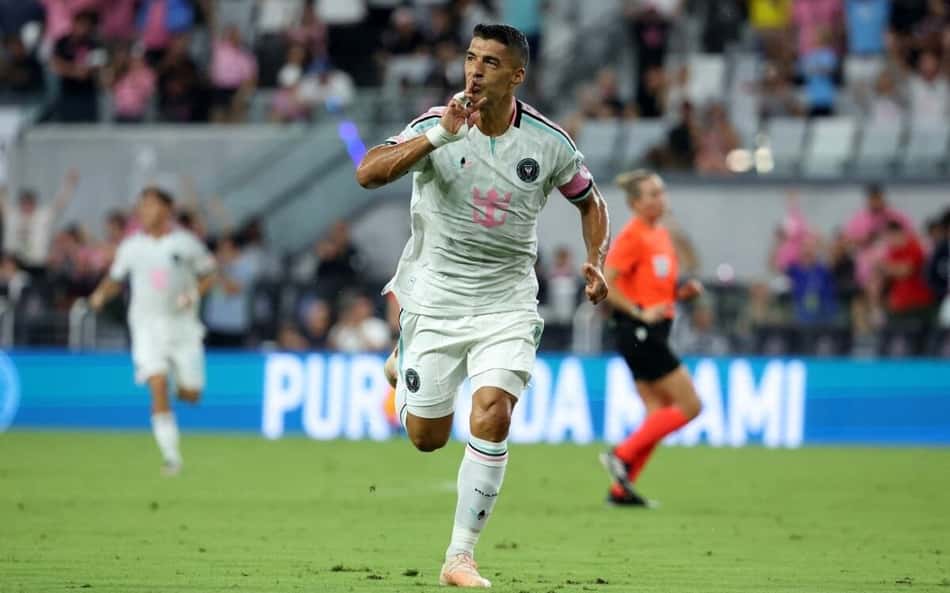 Suarez comemorando gol em Inter Miami x Columbus Crew pela MLS