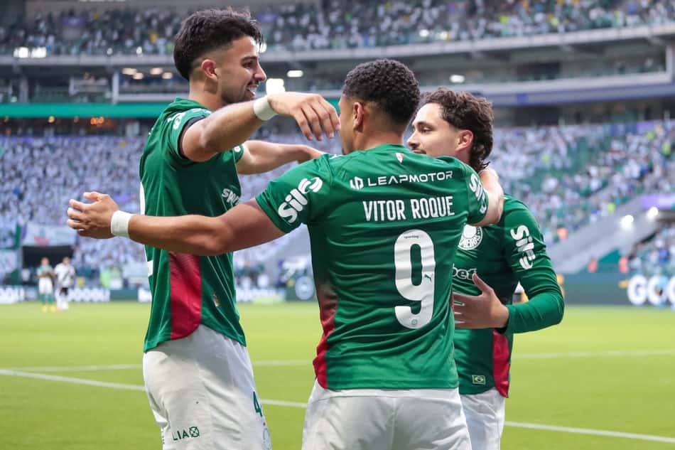 Flaco López comemora gol contra o Vasco