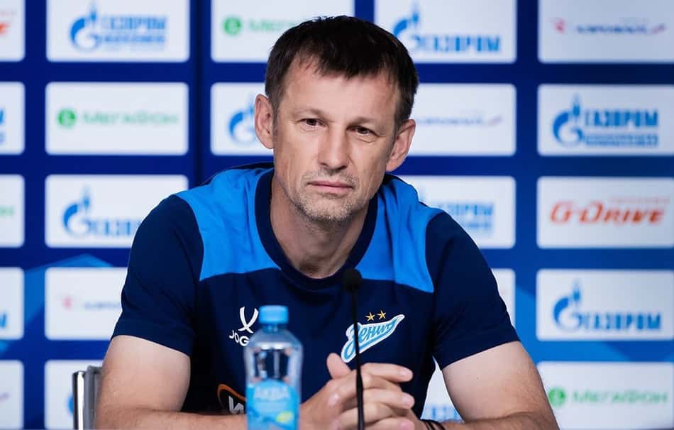 Técnico do Zenit, Sergei Semak em entrevista coletiva; ele comentou o interesse do Flamengo em Luiz Henrique