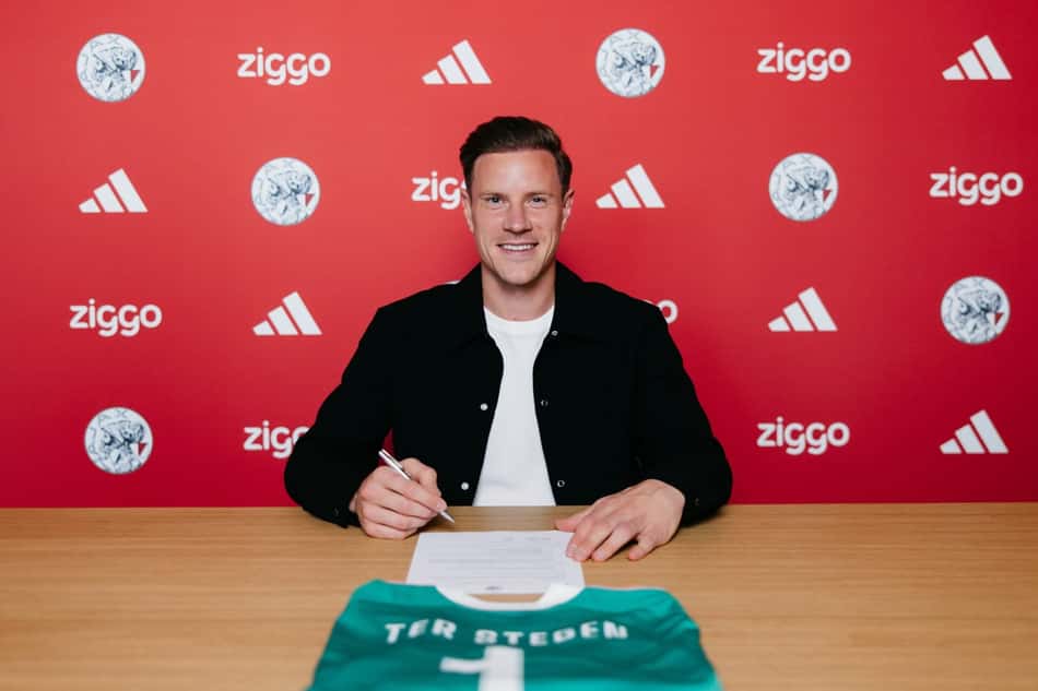 Ter Stegen assina contrato por empréstimo como reforço do Ajax