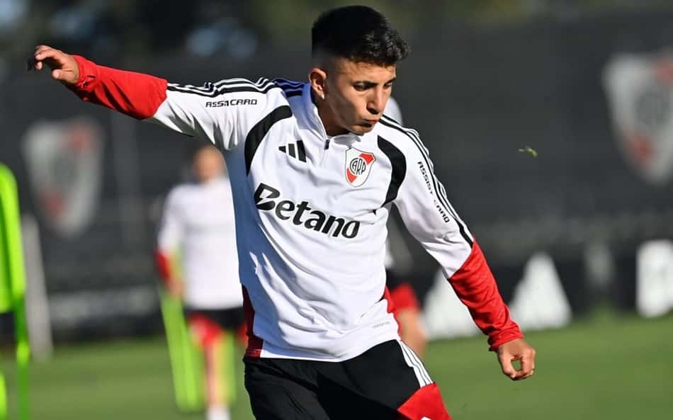 Thiago Almada em seus primeiros treinos com a camisa do River Plate