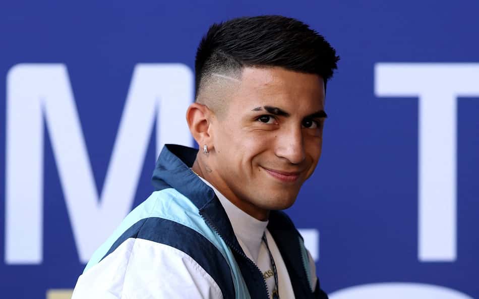 Almada sorrindo na final da Copa do Mundo