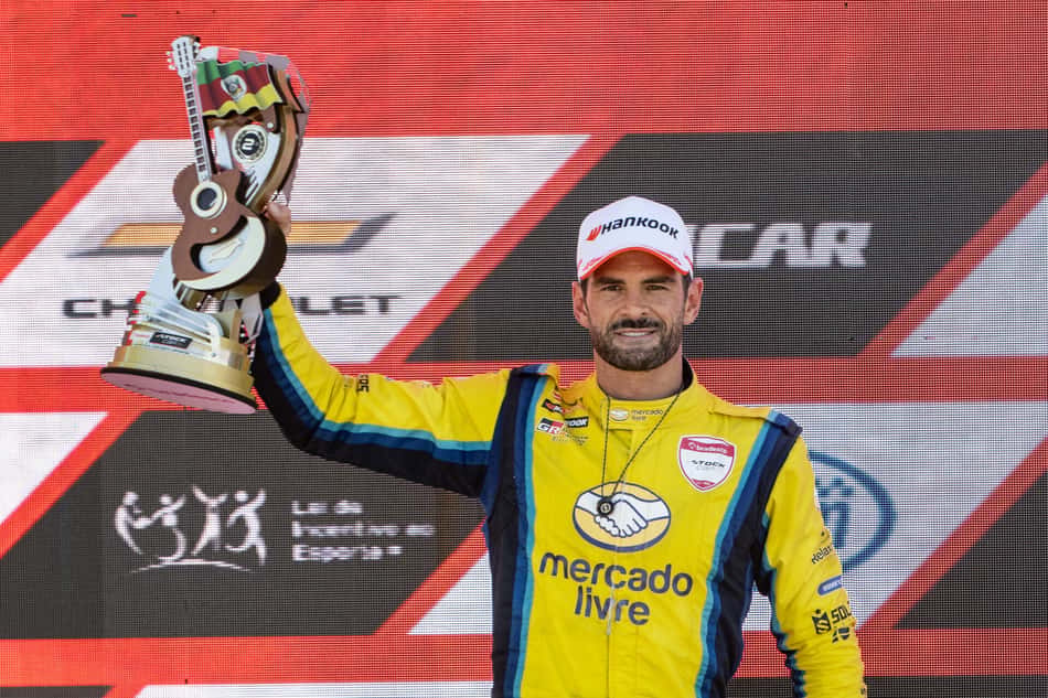 Thiago Camilo, piloto da Mercado Livre Racing, autor do primeiro pódio da equipe
