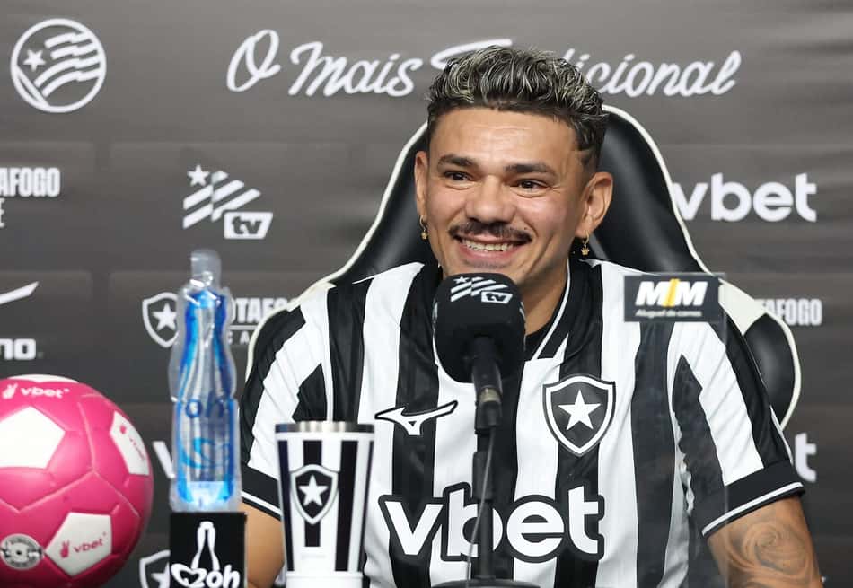 Tiquinho Soares está de volta ao Botafogo