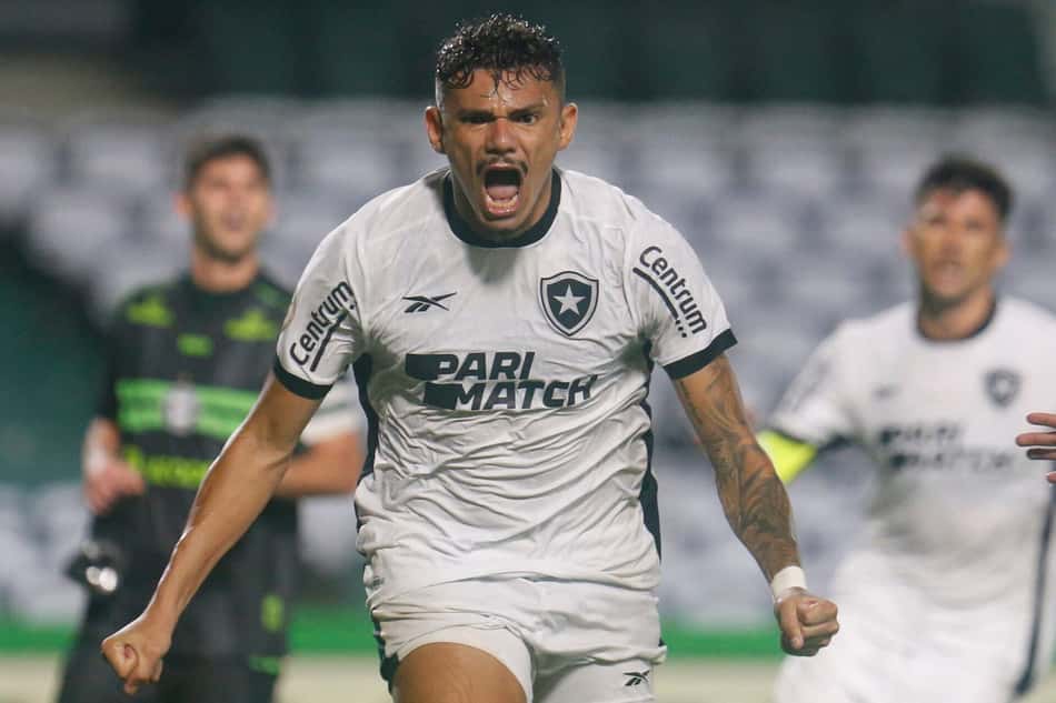 Tiquinho Soares está de volta ao Botafogo (Foto: Vitor Silva/Botafogo)