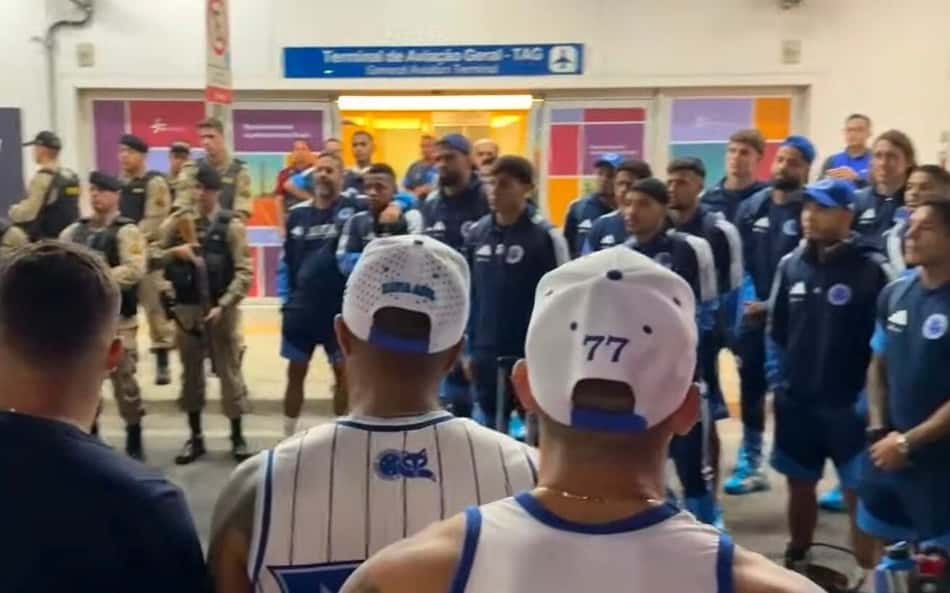 Torcedores do Cruzeiro em Confins