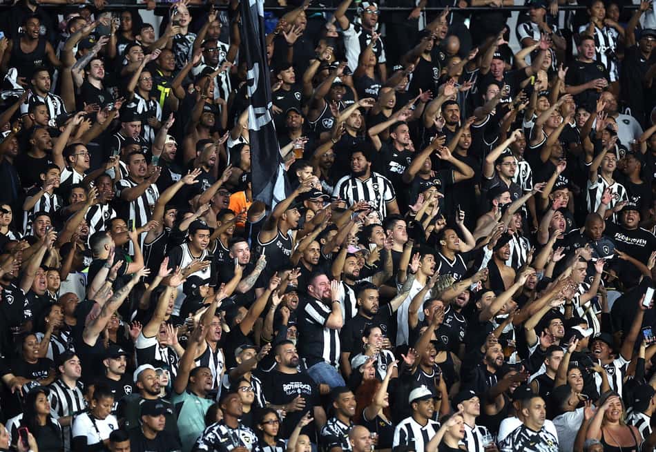 Torcida do Botafogo no Nilton Santos
