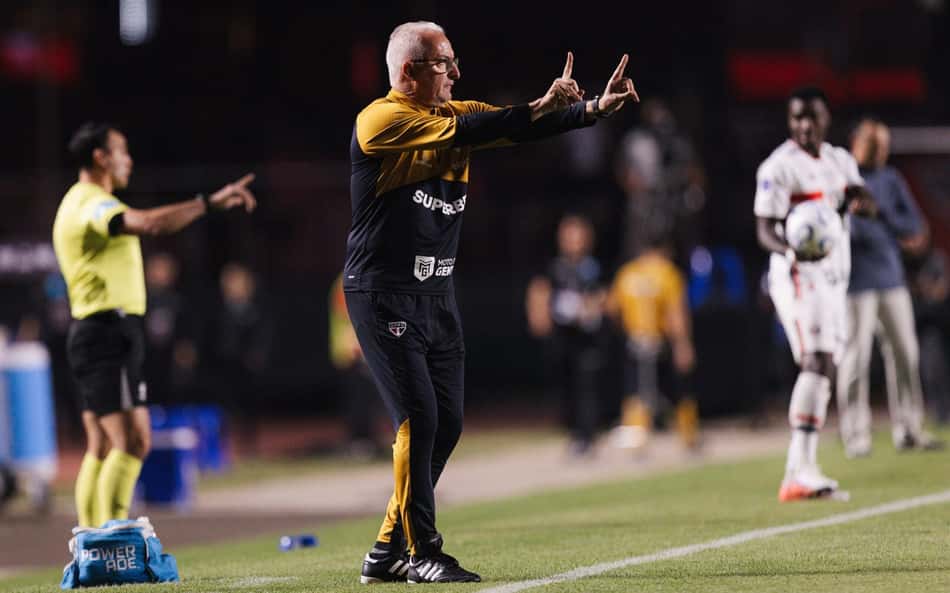Tricolor vence, mas torcedores cobram Dorival Junior (Foto: Guilherme Veiga/PxImages/FolhaPress)